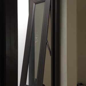 Cửa sổ mở hất nhôm hệ 55 vát cạnh